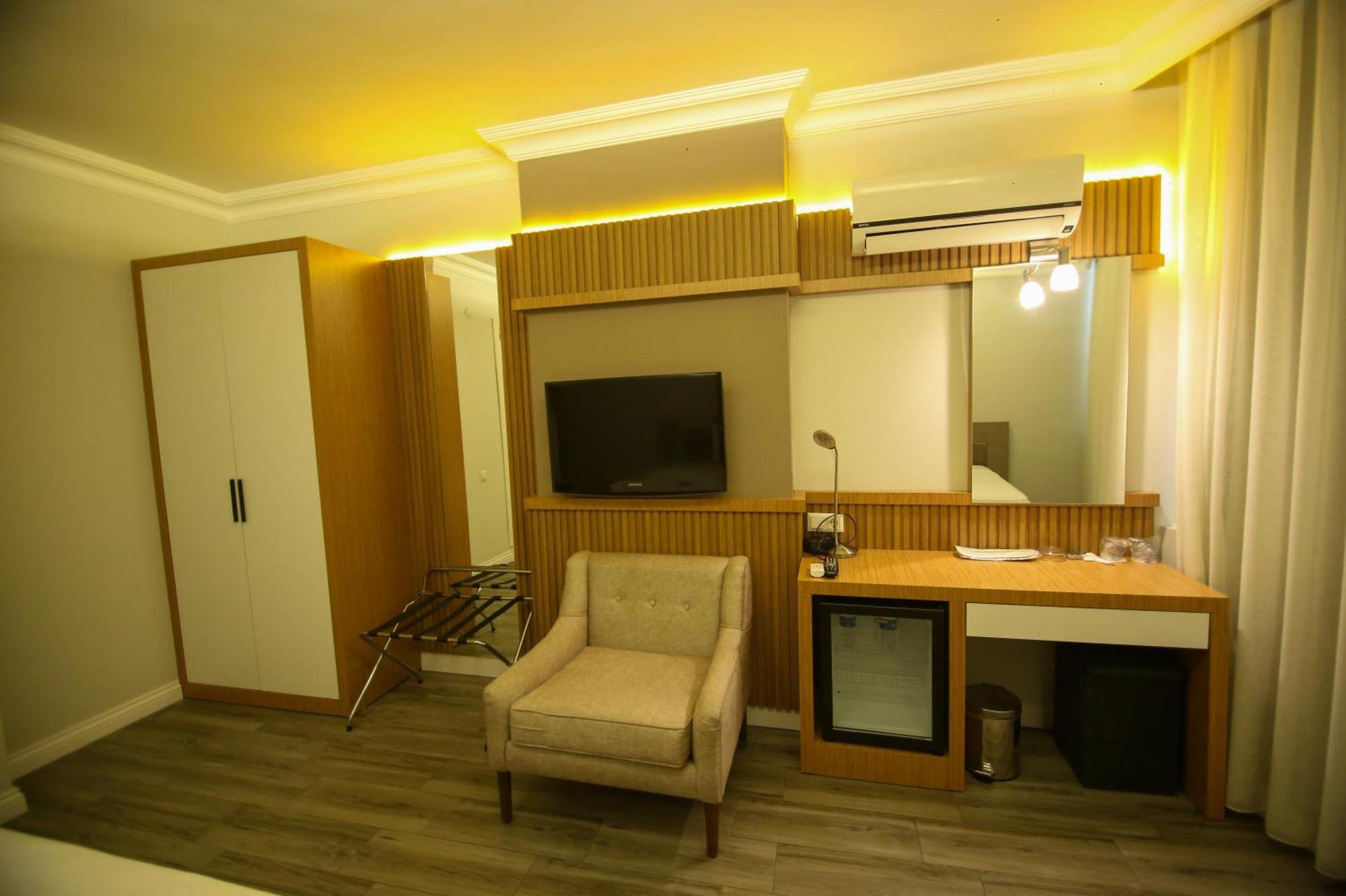 Cevik Palace Hotel อันตัลยา ภายนอก รูปภาพ