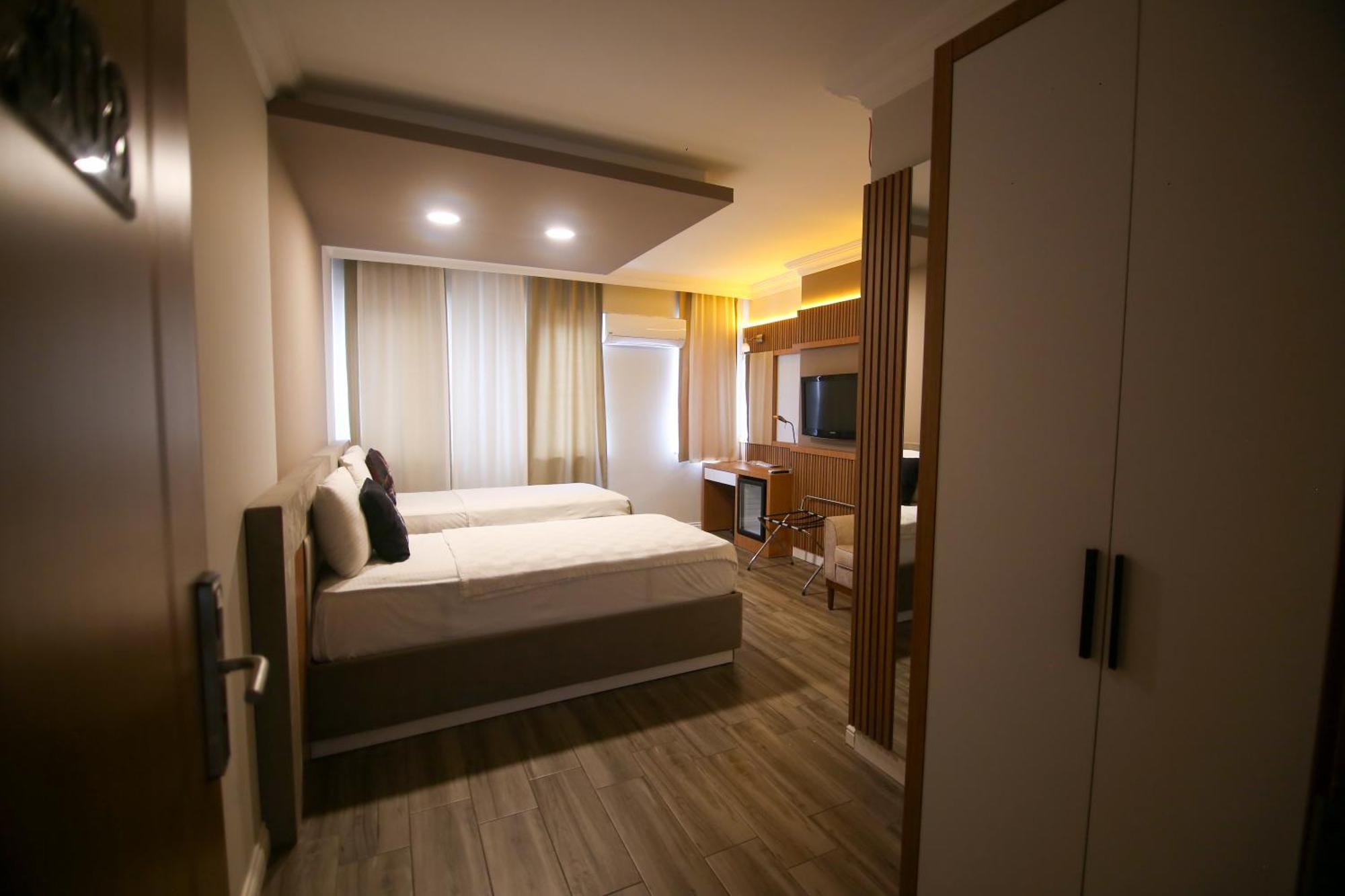 Cevik Palace Hotel อันตัลยา ภายนอก รูปภาพ