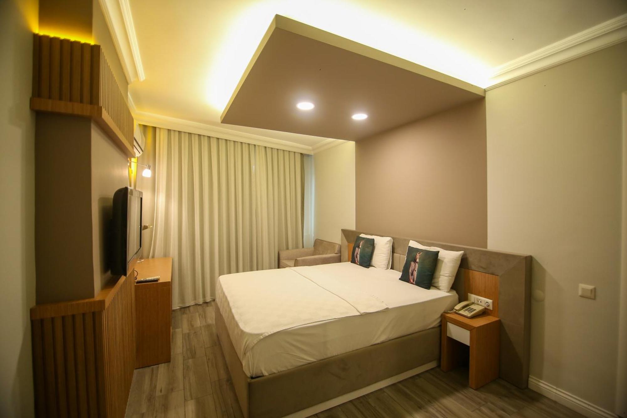 Cevik Palace Hotel อันตัลยา ภายนอก รูปภาพ