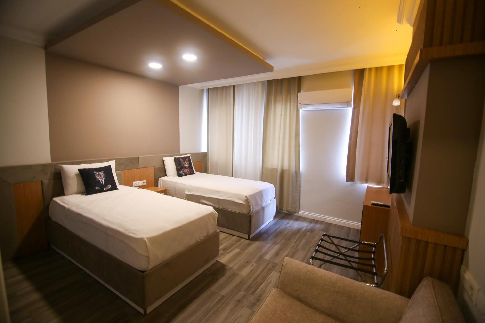 Cevik Palace Hotel อันตัลยา ภายนอก รูปภาพ